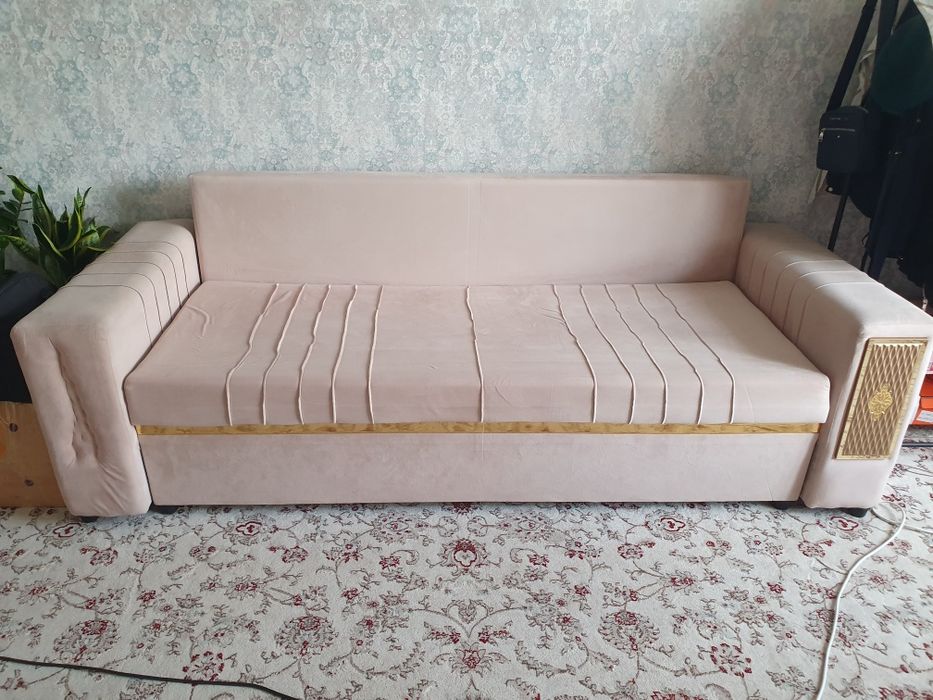 Срочно продам диван