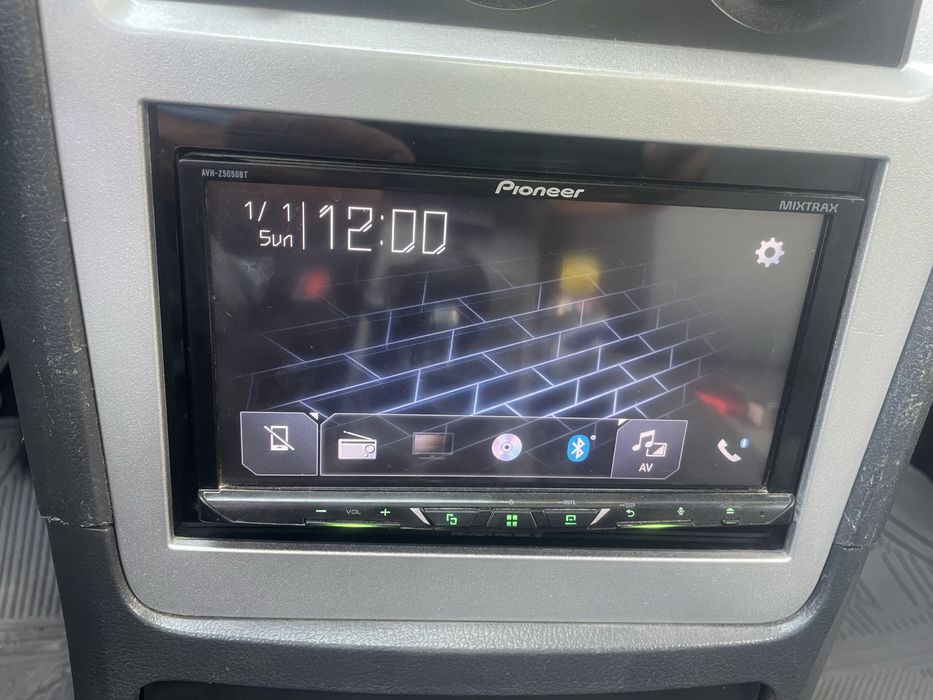 Pioneer avh-z5050bt екран