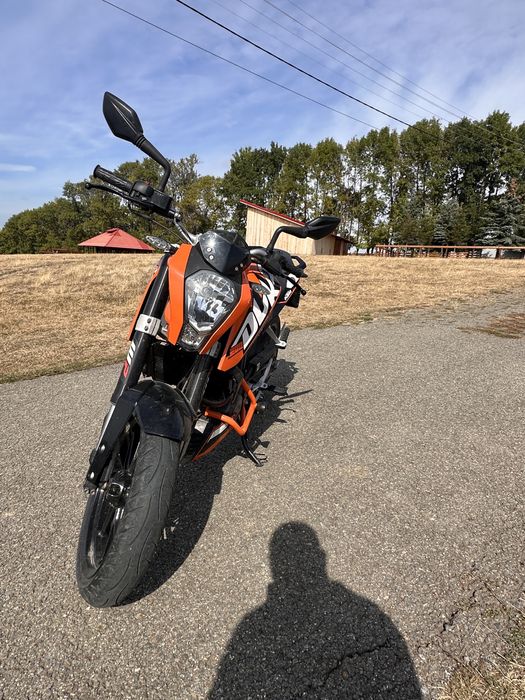 Vând KTM Duke 200