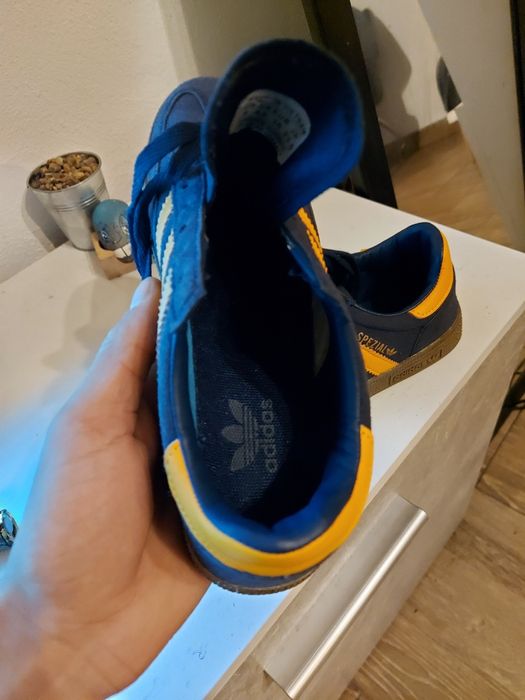 Vând adidași mai multe detalii în pv