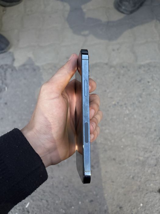 Продам айфон 12про