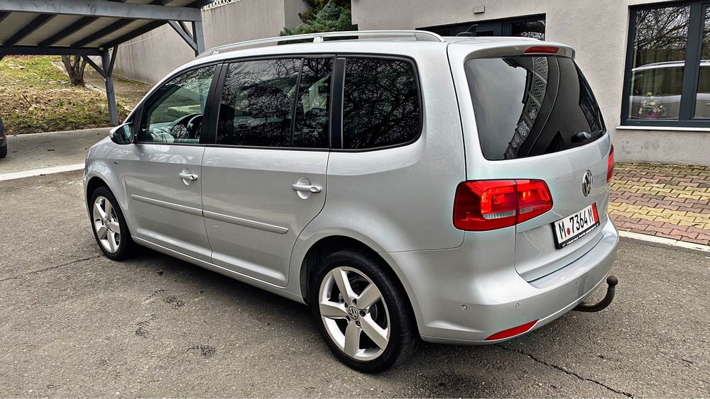 Vand VW Touran 06.2015 2.0tdi 140cp Model CUP bixenon navi inc scaune