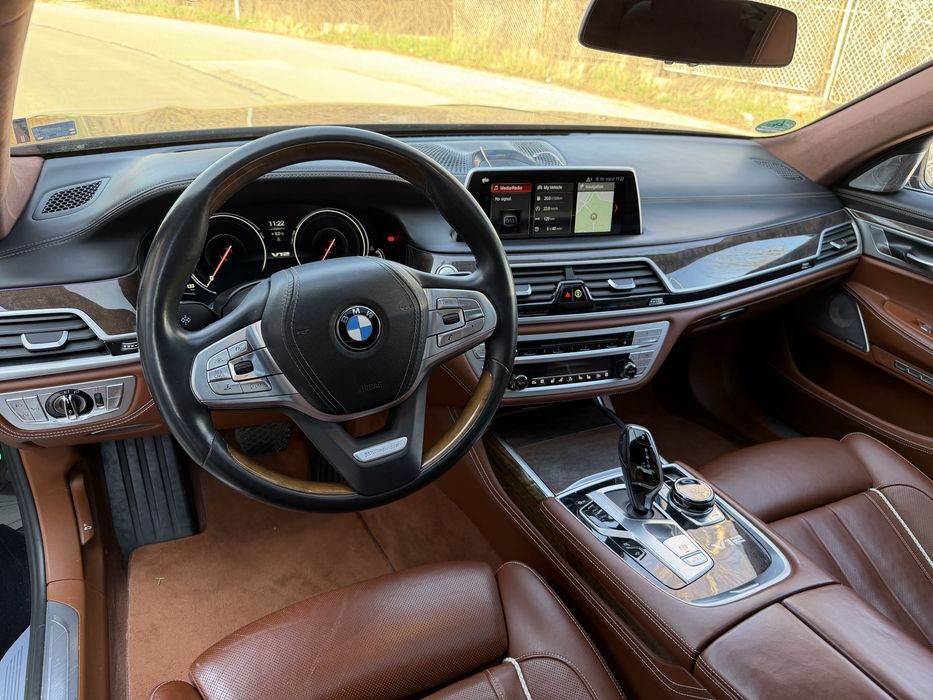 Bmw 760 Li xdrive/ skylounge/ executive