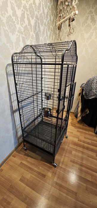 Продаётся клетка для птиц Triol