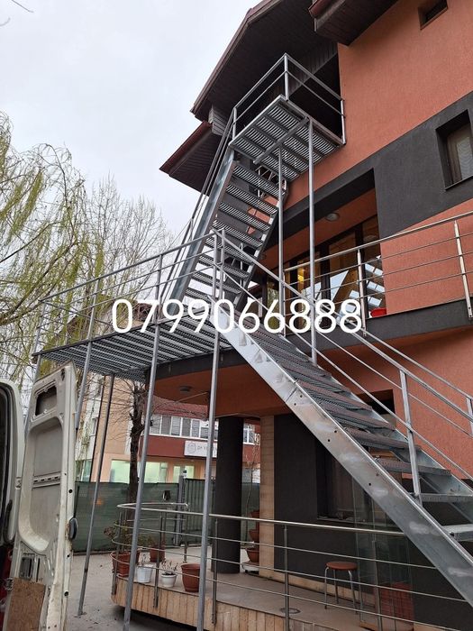 Scări metalice zincate