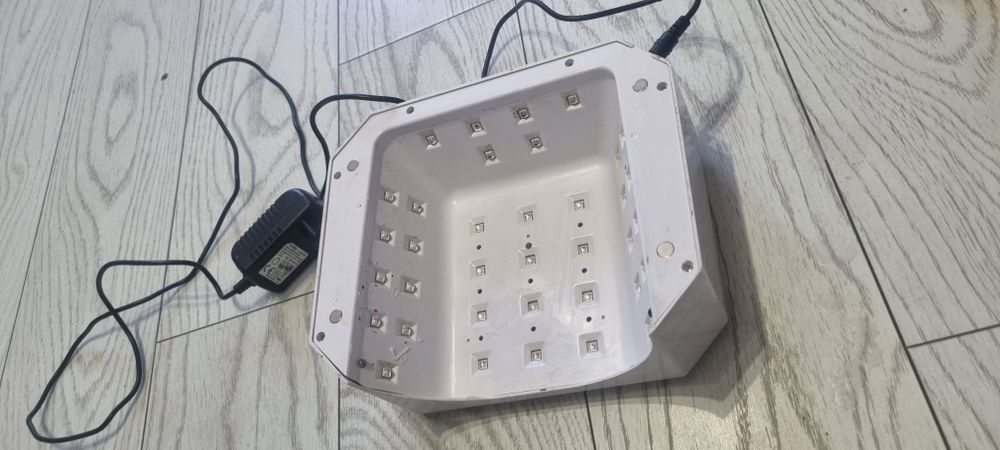 Lampa uv manichiura sokwik