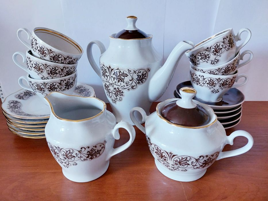 Фарфоровые Кофейные сервизы отличного качества.