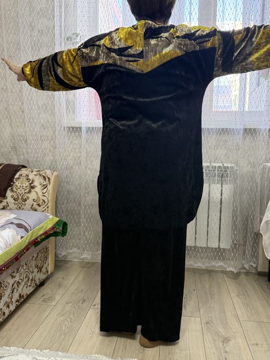 Продам велюровую двойку. Размер 50.