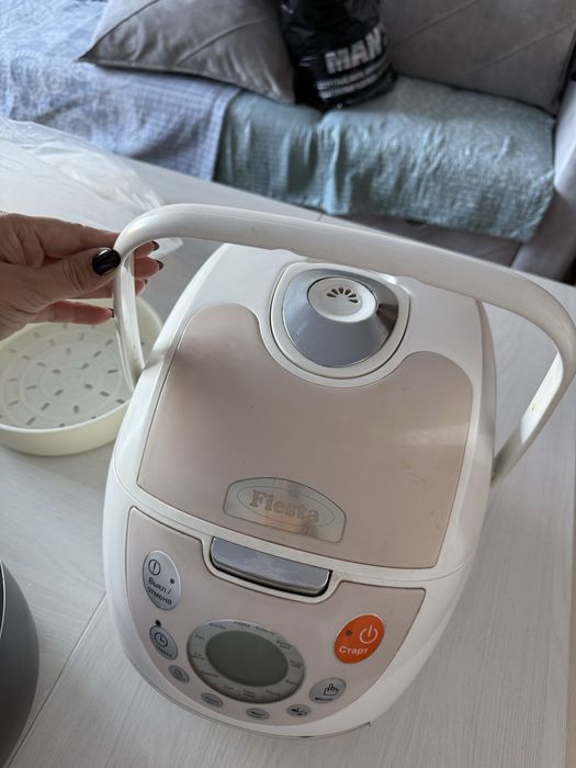 Срочно продам мультиварку