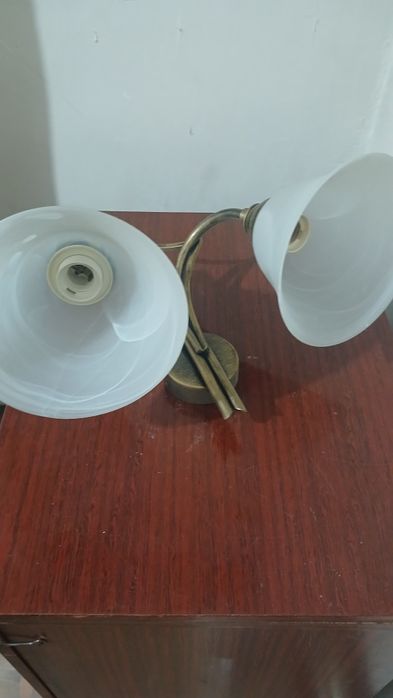 Продам светильник настеный