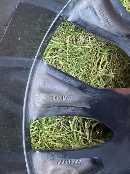 Шины на машины 255/45/R20