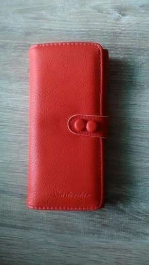 Дамско портмоне.