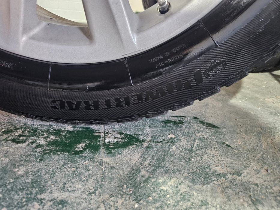 Покрышка машины