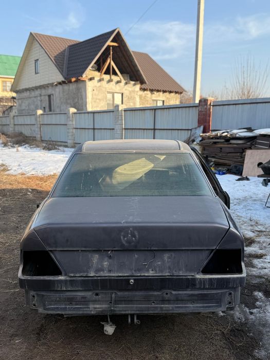 Запчасти на мерседес 124