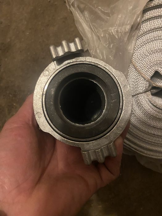 Пожарныии рукав новыи