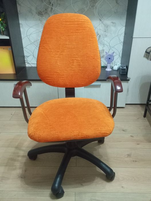 Продам офисное кресло