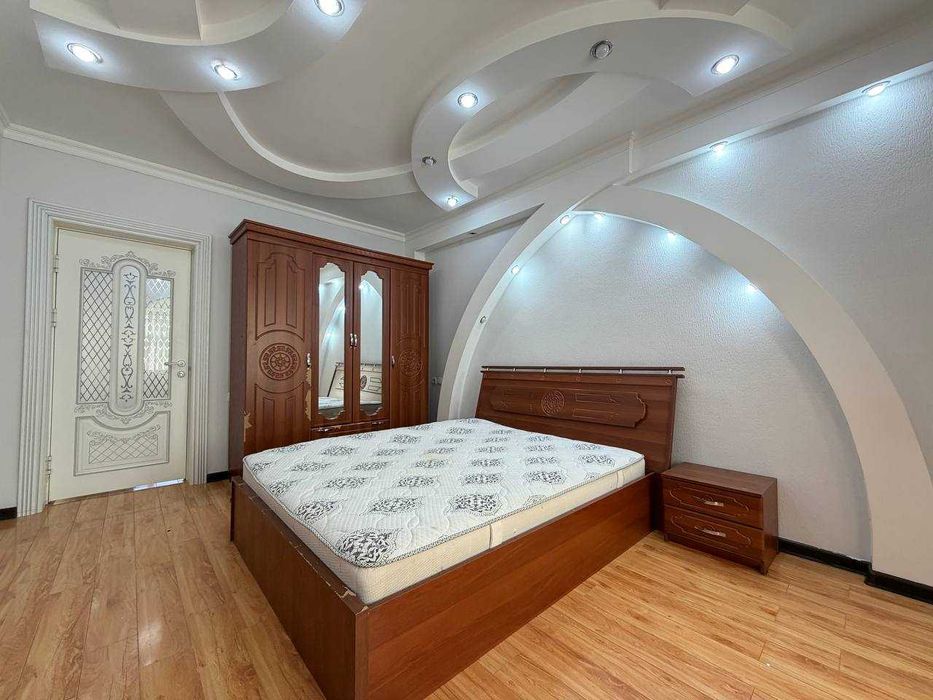 м.Космонавтов ЦУМ Ц-7 ул.Чимкент 110 школа 2-комн 2/4 60 м² ремонт