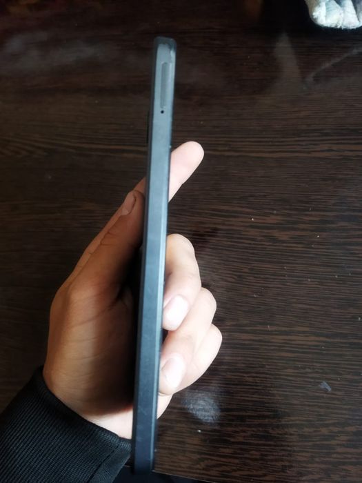 Realme C30 бәр жері істеп тұр сынық жоқ қатпайды бәрі чотка істеп тұр.