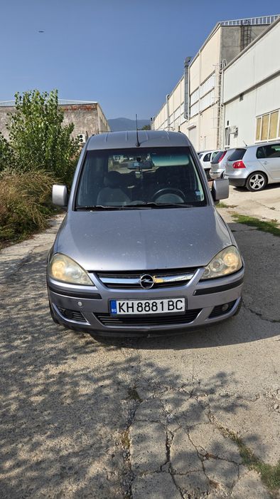 Opel Combo 2010 година 1.6 94 коня