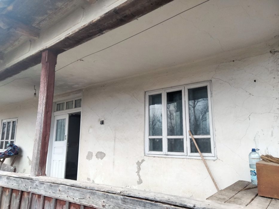 Casă de vânzare ,locuibilă, cu potențial cat gradina ei