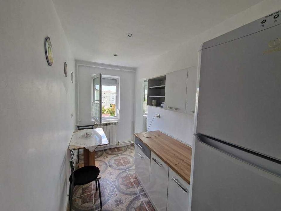 apartament 3 camere zona mioritei 350 euro + 1 luna garantie
