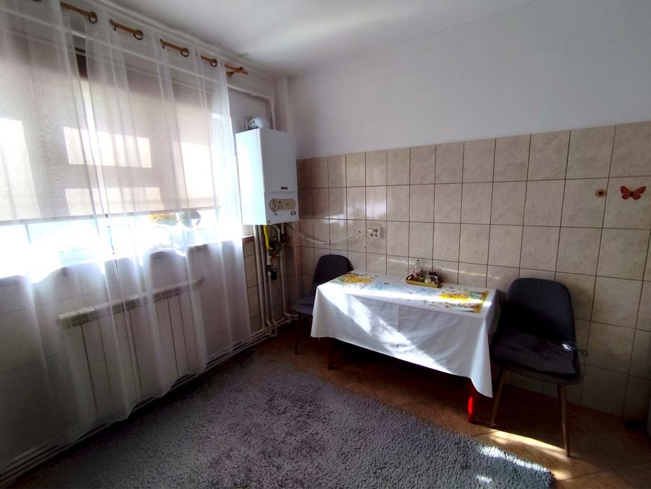 Închiriez apartament