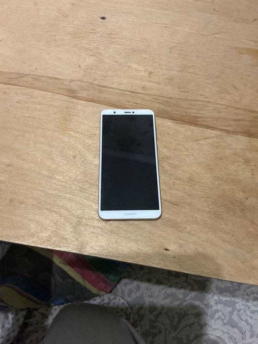 Продам телефон Huawei P smart