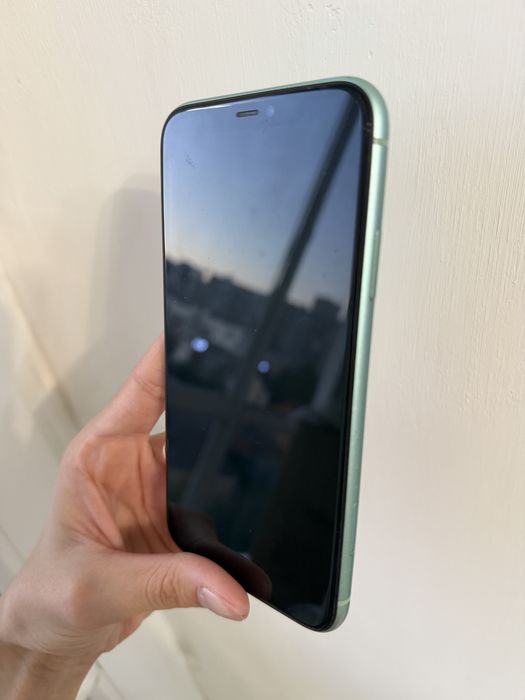Продам iPhone 11