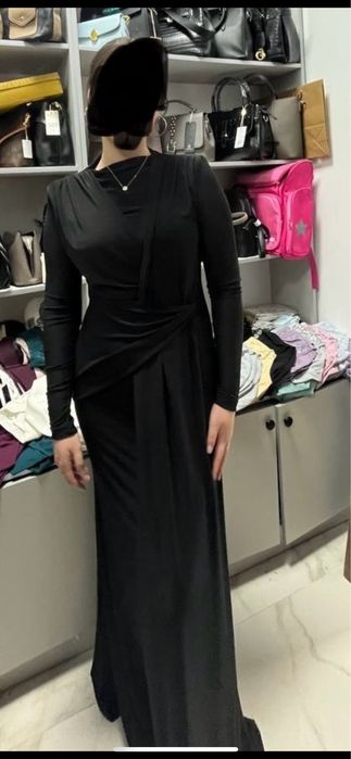 Сәнді қара көйлек сатылады