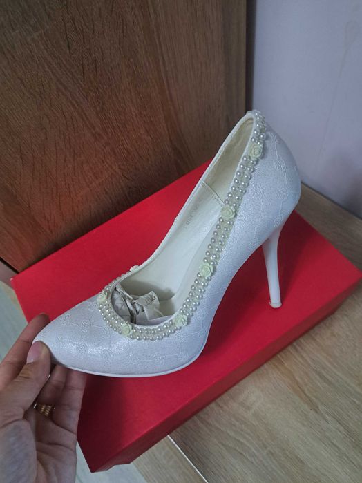 Pantofi de mireasa