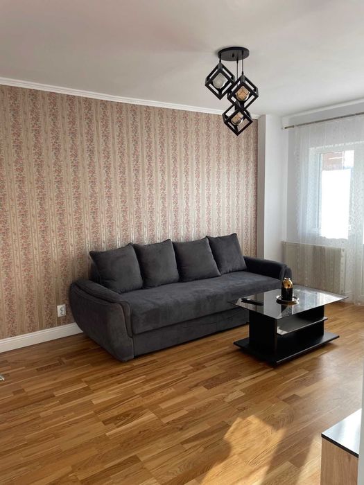 Inchiriez apartament cu 2 camere, zona centrala