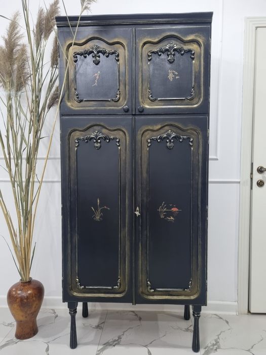 Интерьерный Шкаф -Винтаж