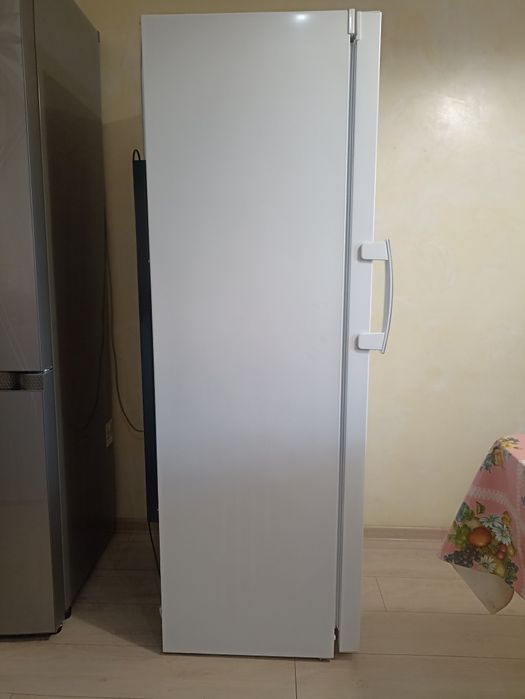 Продам Морозильник indesit