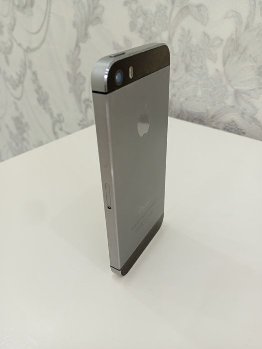 Продам IPhone 5S