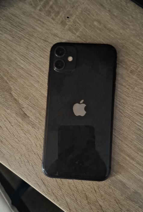 Vând iPhone 11 de 64GB