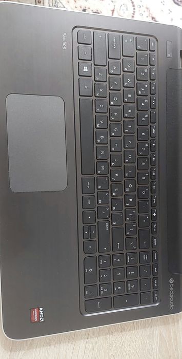 Ноутбук HP PAVILION 15-p008sr серебристый