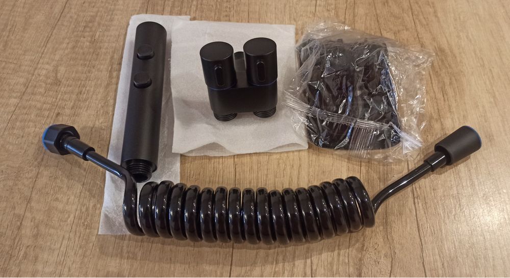 Хигиенен душ - ХРОМ, ЧЕРЕН и БЯЛ