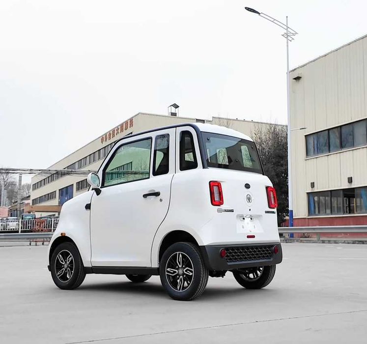 Mașină Electrică Fără Permis NIEVE Q-EN Alba, Baterie LITHIUM 100Ah, 120 Km Autonomie, Motor 3100W, 2 Locuri, Viteză 25 Km/h