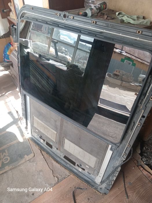 Продам   запчасти на мерседес 220