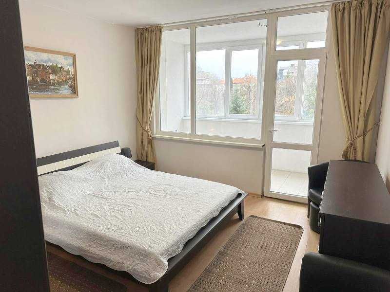 Дава се под наем Двустаен апартамент в Бургас, Център - 65 кв.м за 375 € - Снимка #3