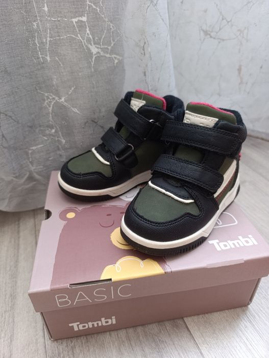 Продам ботиночки