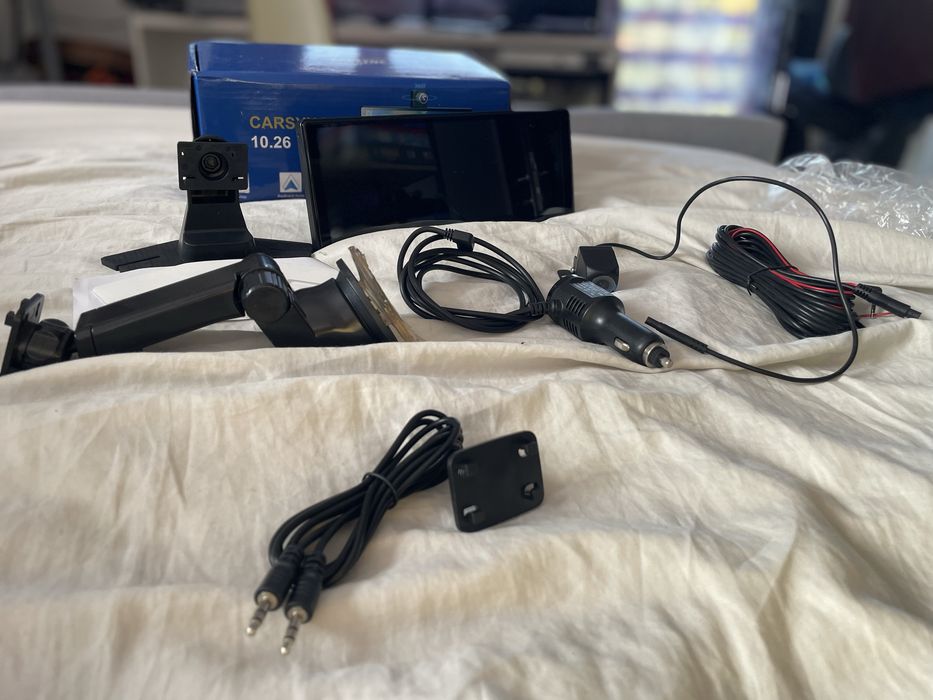 Navigație Auto Portabilă CarSync 10.26 inch - Wireless CarPlay & Android Auto (Cameră Nouă)