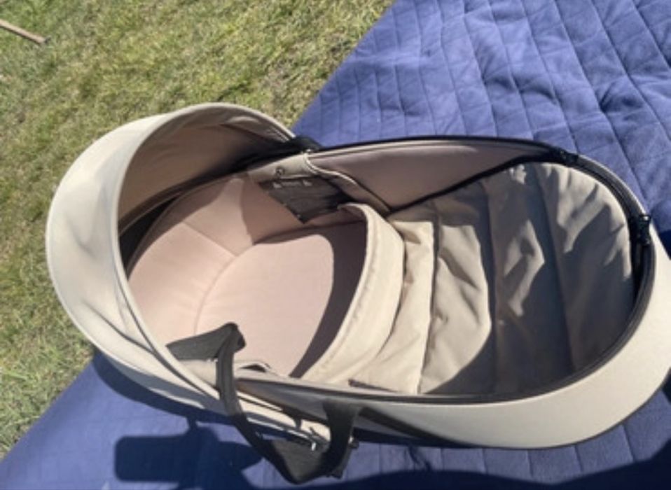 Vând landou Babyzen YOYO² – stare impecabilă