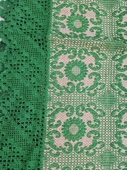 Вълнено тъкани килими и покривала