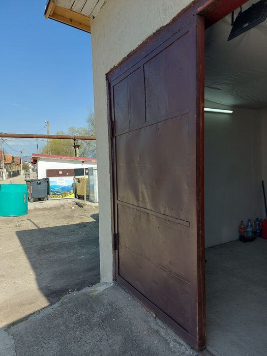 Uși de garaj metalice