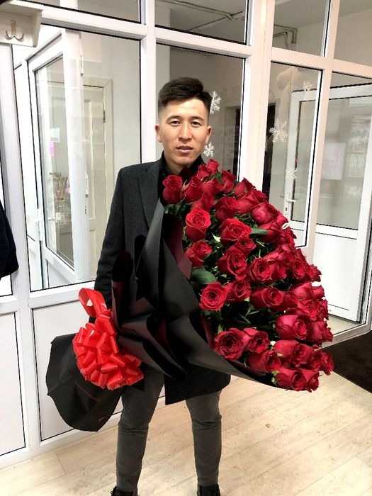 Метровые голландские розы 14февраля и 8марта по 1800тг