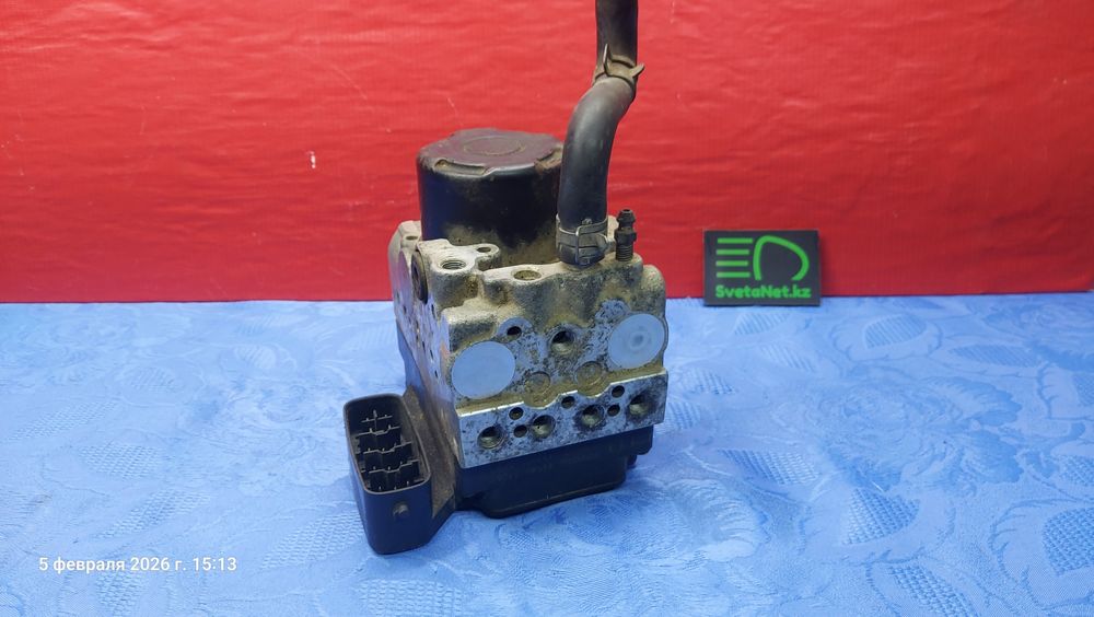 Блок ABS Toyota Camry 30 35