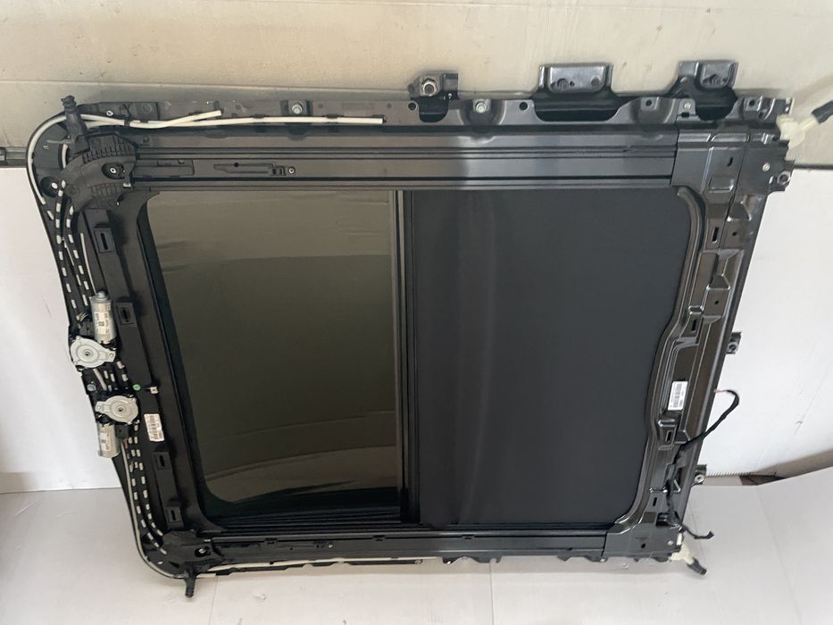 Trapa panoramic BMW seria 3 G21