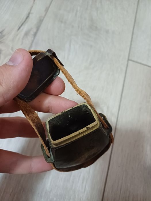 100 годишна ГОЛЯМА кутийка за евзи барутница фишеклък пушка пищов