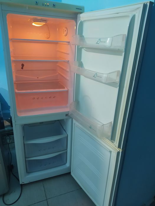 Продам холодильник